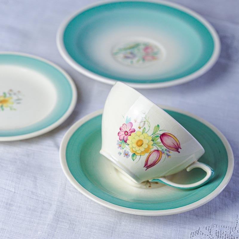 スージークーパースワンシースプレイC&Sとプレート14.5cmとソーサー