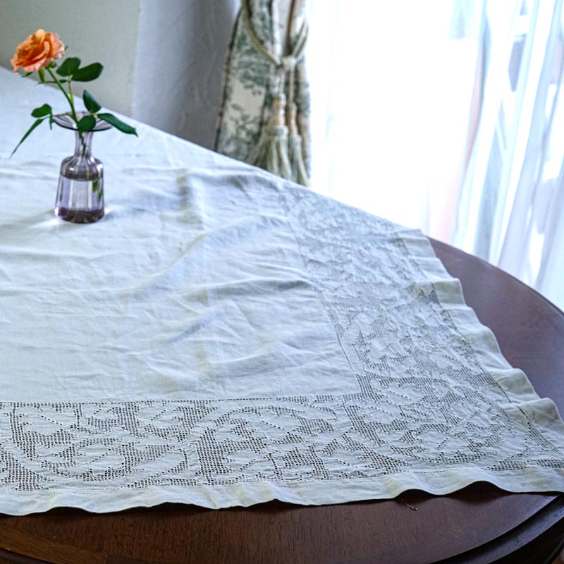 イタリアのドロンワークの芸術/世紀を超えたテーブルリネン165×130cm