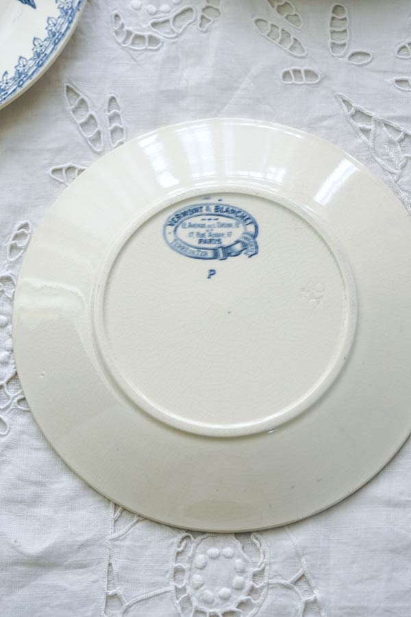 鳥のさえずりが聞こえてきそうなフランスアンティーク