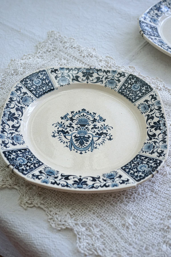 オールドジアンGienインクブルーの鳥やボタニカルモチーフのプレート