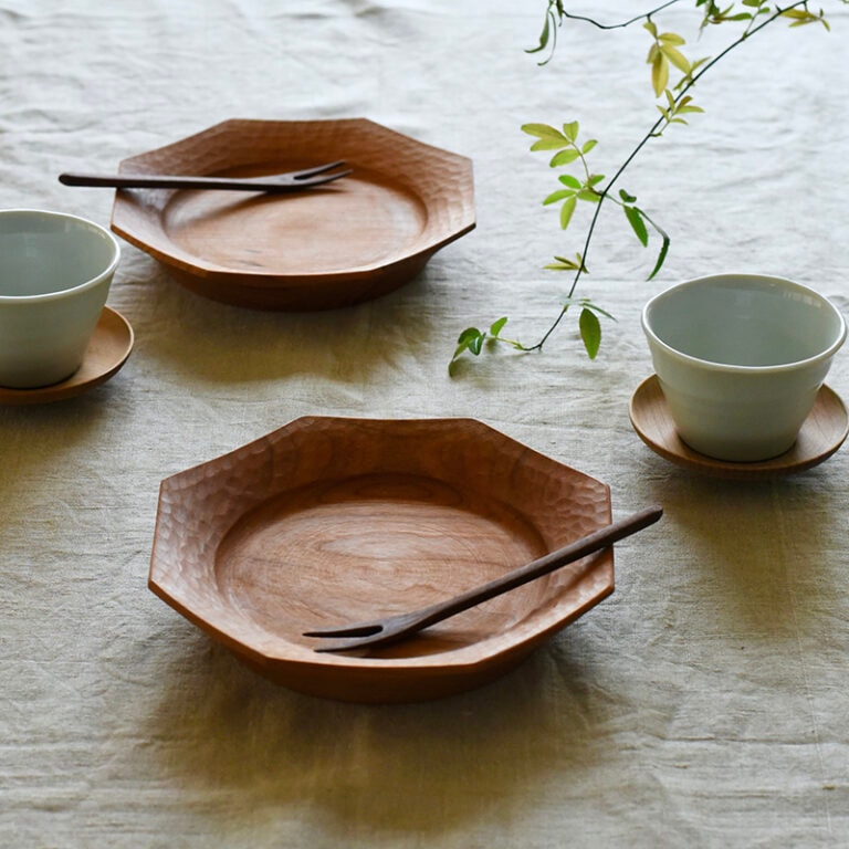 入手困難　co+fe コフェ　高台　コンポート皿　cogu 小具　ハグオーワー 仏壇 cobaco (コバコ) キャラメルブラウン 高さ27cm 仏具セット1 | お