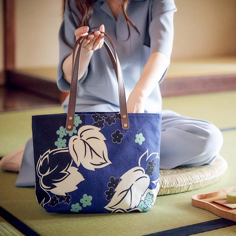 中トートバッグ「つたかずら」｜亥之吉 by 京美染色株式会社