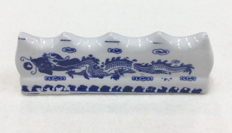 青花陶器筆架 小 長13.0cm｜書道用品の半紙や筆、墨などをお探しなら
