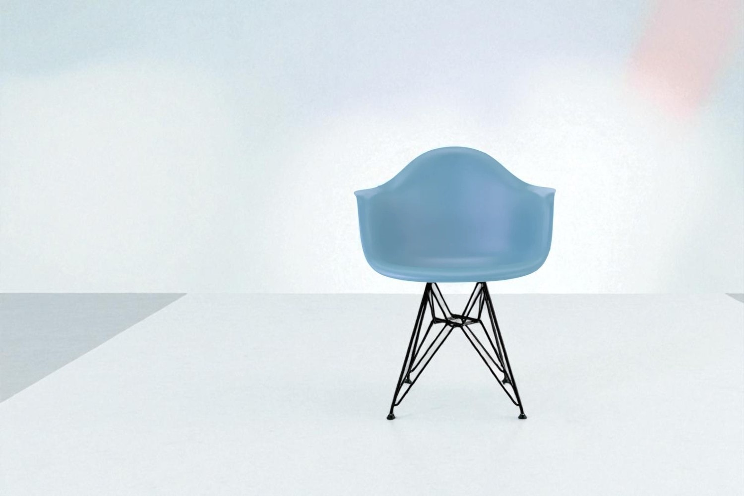 イームズ プラスチックシェル アームチェア ワイヤーベース#ブラックの