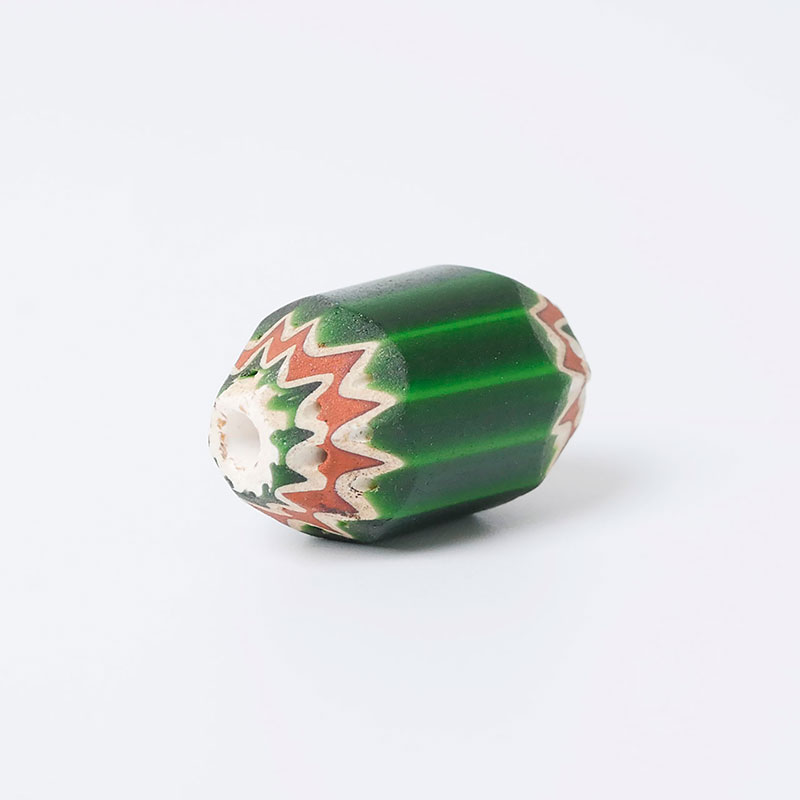 6層グリーンシェブロンビーズ｜マライカ公式通販