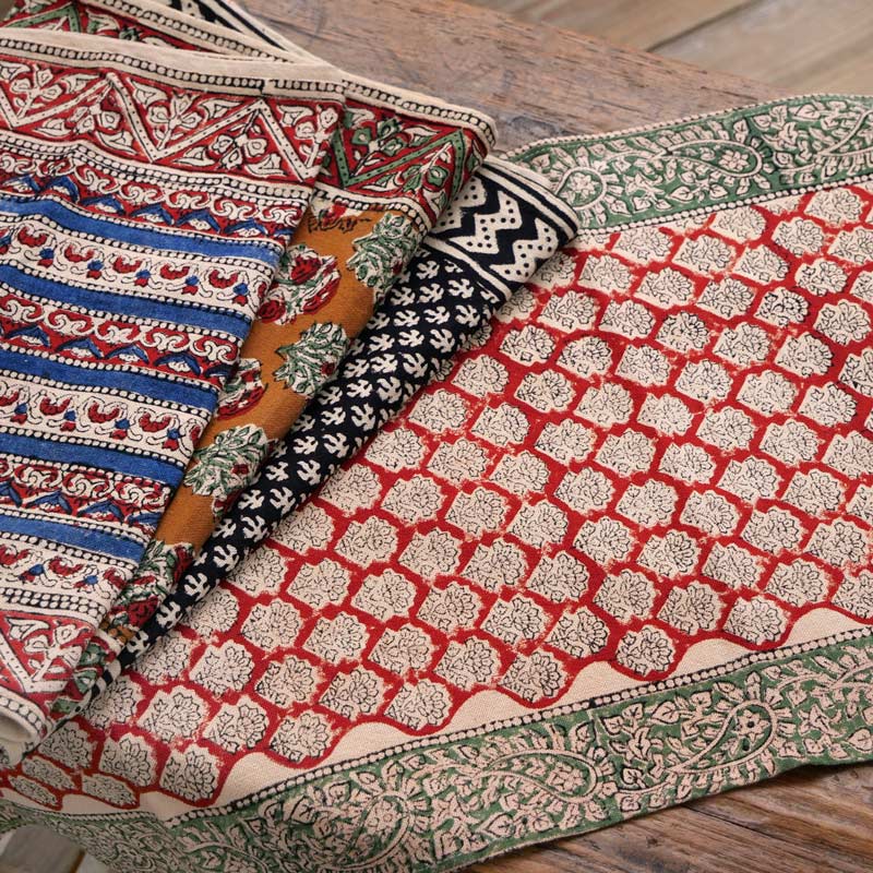 バグループリントテーブルランナー【メール便可】｜マライカ公式通販