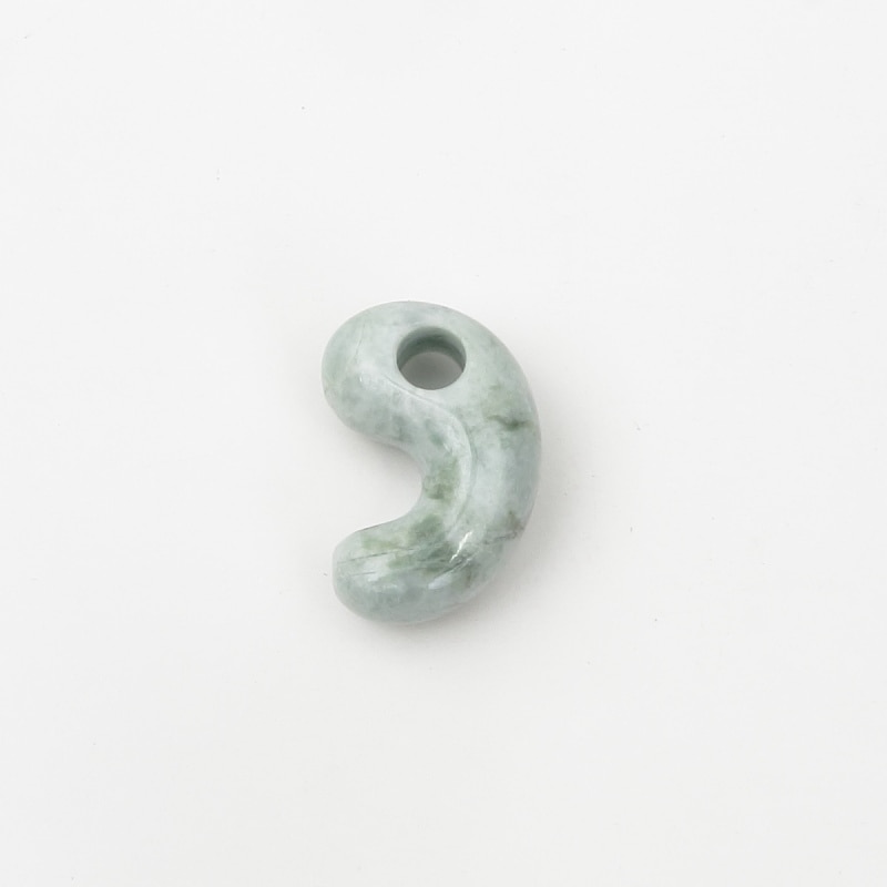 糸魚川翡翠古代勾玉20mm （itoigawa Jadeite）｜マライカ公式通販