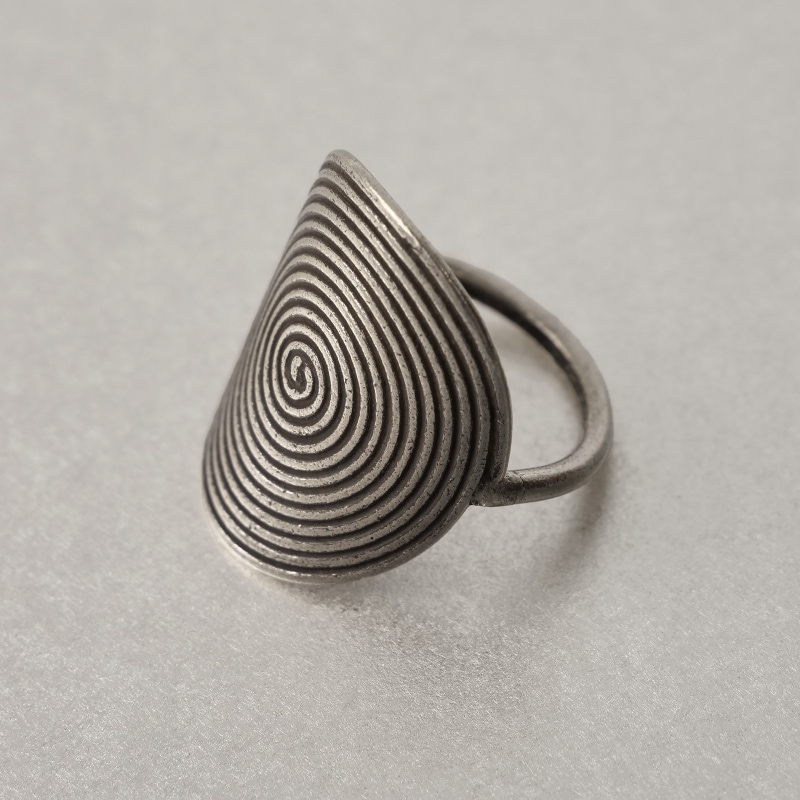 カレンシルバーリング【メール便可】｜マライカ公式通販