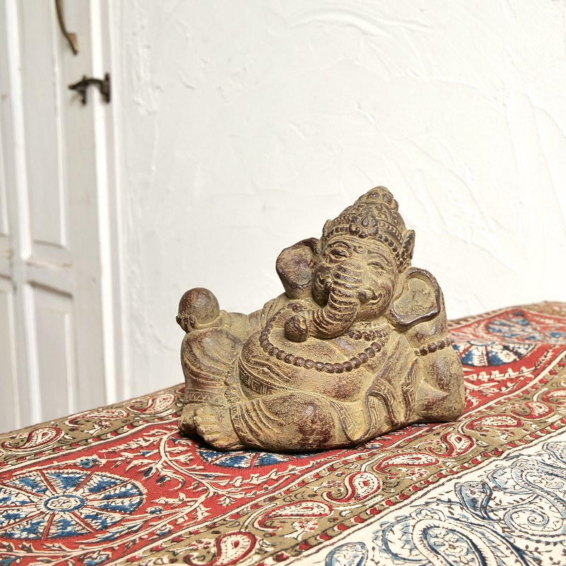 アンティーク調 ねそべりガネーシャ 置物｜マライカ公式通販