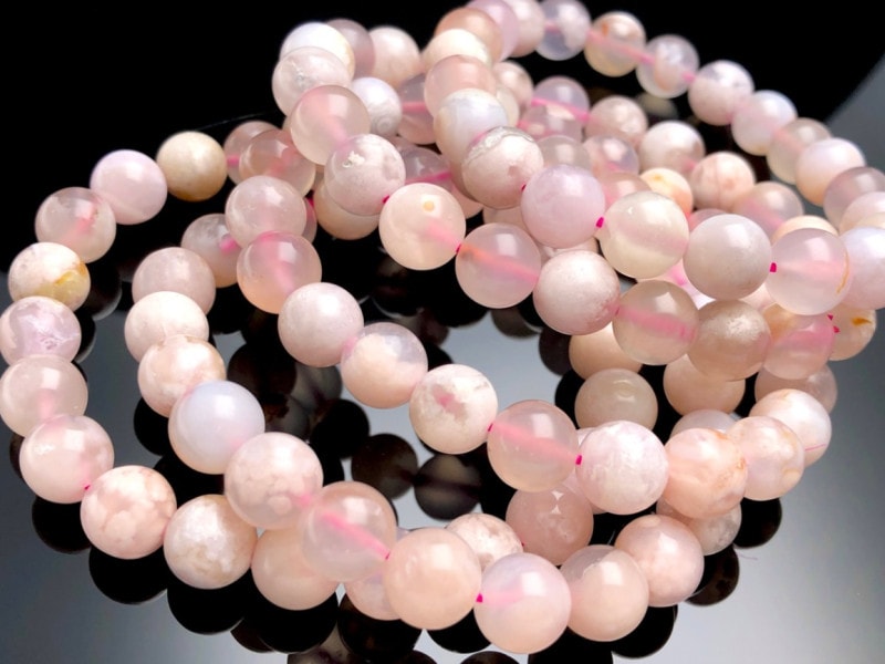 可愛い桜の花びら！☆人気のレアストーン☆桜模様の内包物☆天然石