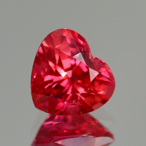 天然ルビー 0.41ct 【ピンキッシュレッド】 ハート 日独ミニ鑑別付