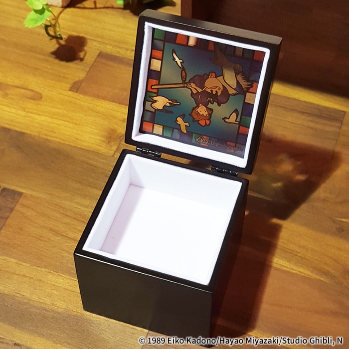 スタジオジブリ 魔女の宅急便 ステンドグラス風BOXオルゴール