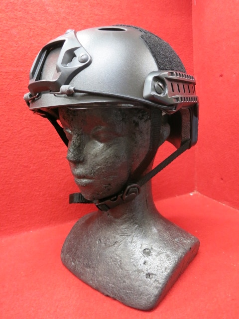 店内全品5％OFFクーポン】EA FAST ヘルメット 収納式クリアゴーグル