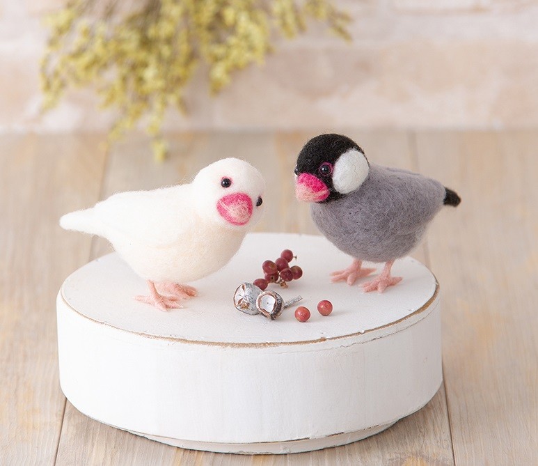 羊毛フェルトキット アクレーヌで作る 桜文鳥＆白文鳥｜須佐沙知子