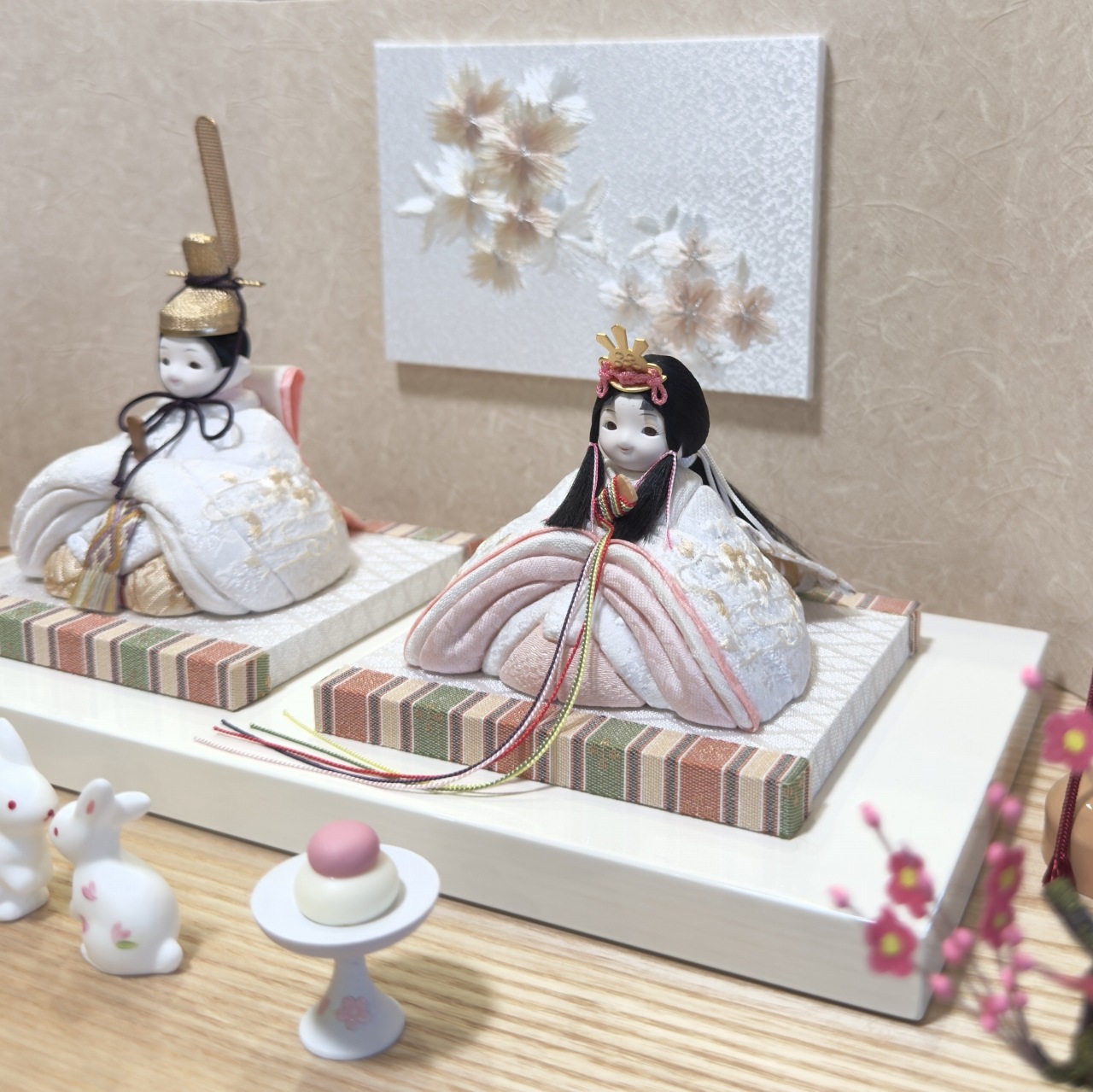 rico舞香（まいか）木目込み親王飾り雛人形 高岡塗台 亜麻色桜刺繍屏風