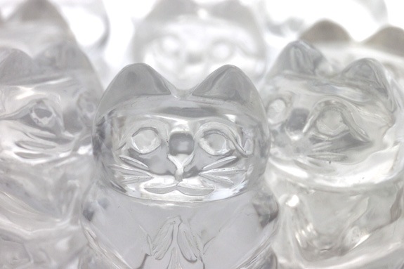 天然水晶 彫刻 （お願い猫） 〔1902〕：開運商品- | クリスタルマート
