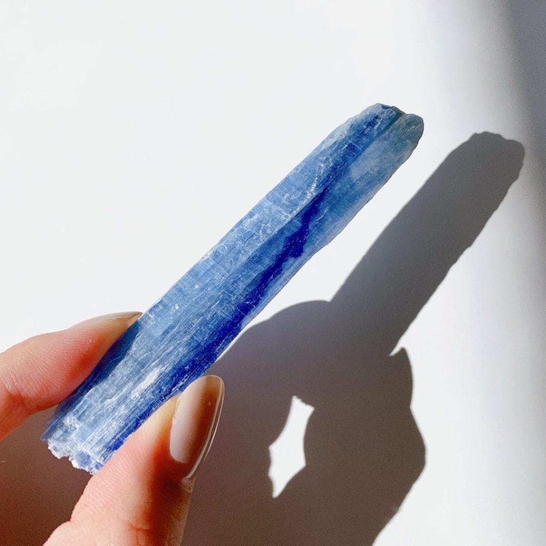 カイヤナイト 原石 | 原石 | Crystals by Purely