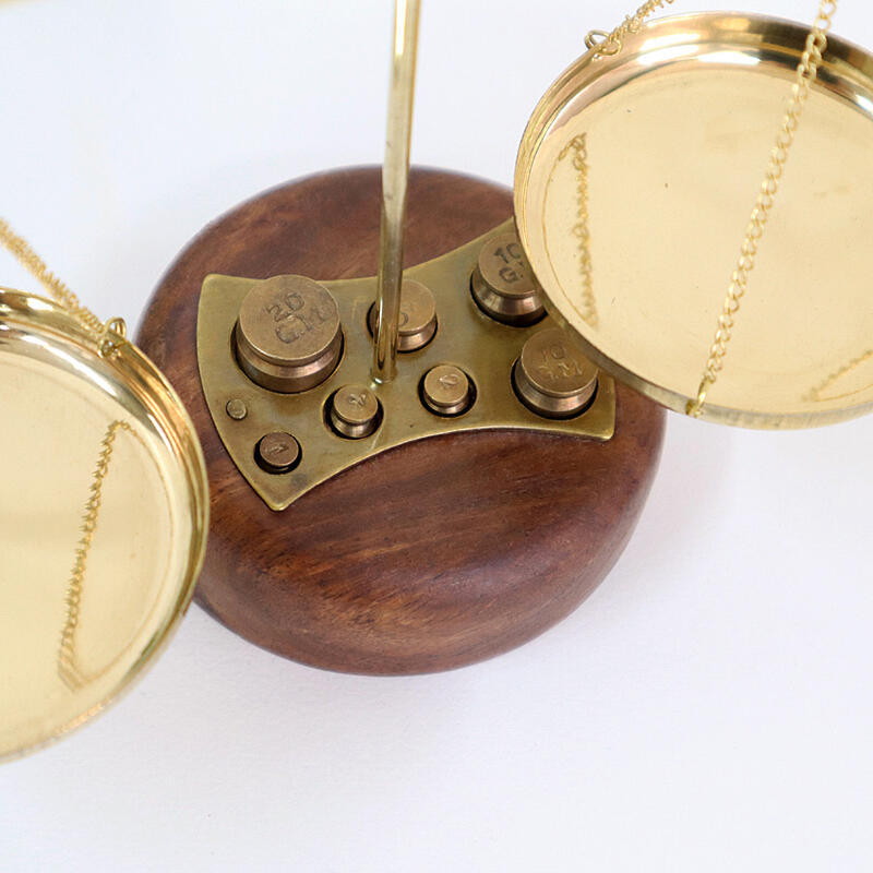 真鍮製？のアンティークな珍品　拡大鏡とフリーカップ2点セット➕️オマケ付き Amazon | Victoria Maritime 双眼鏡 レザーカバー付き アンティーク