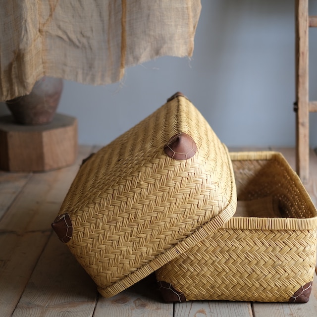 革当て竹行李 （幅60cm）｜古雑貨,籠 バスケット｜古家具