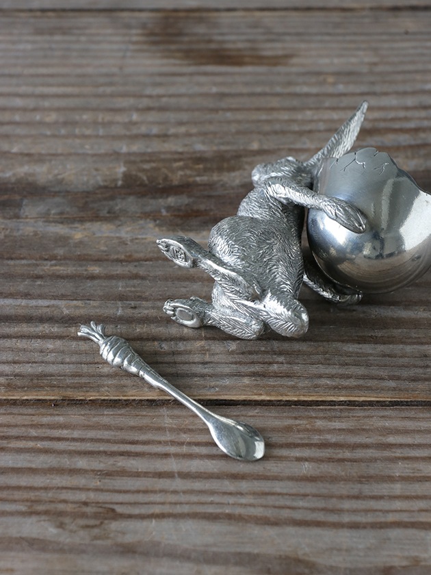 Pewterエッグスタンド＆スプーン キャリーRabbit