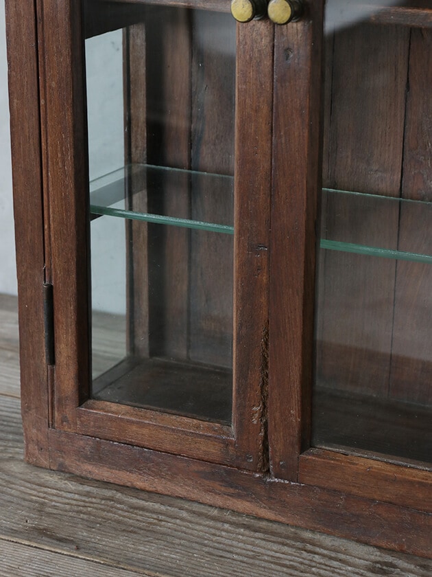 ヴィンテージガラスウォールショーケース