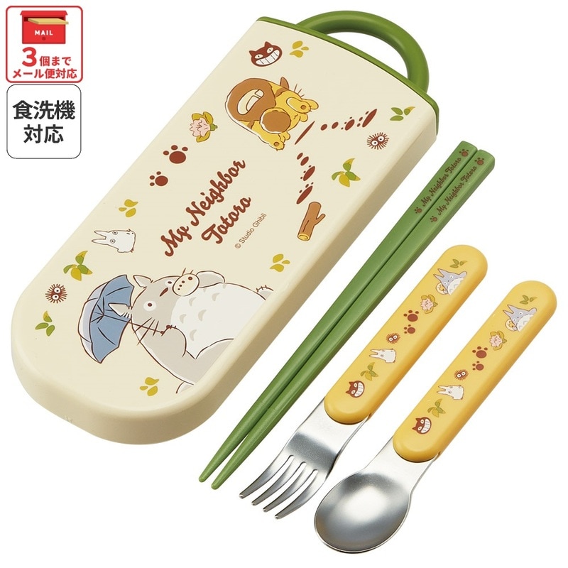 となりのトトログッズ。ランチグッズや水筒・雑貨まで多数展開