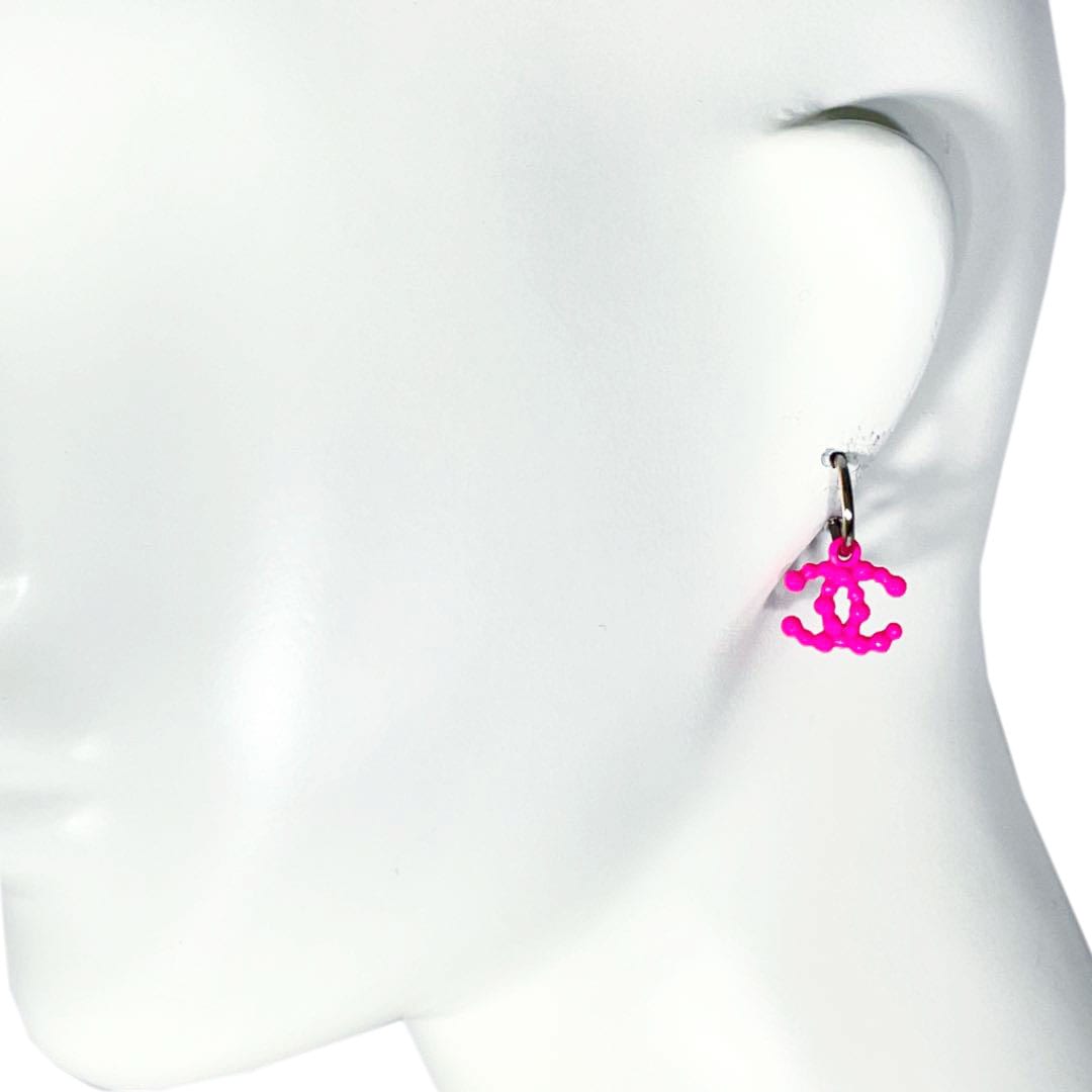 CHANEL シャネル フープピアス ココマークチャーム 蛍光ピンク
