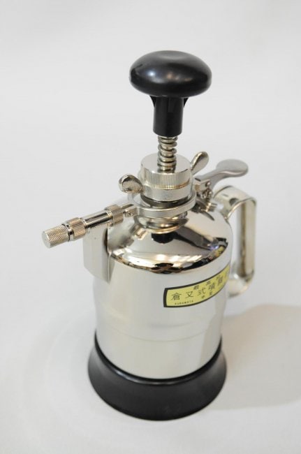 クラマタ産業 最高級卓上手押噴霧器 中型 水・薬品 兼用 | メーカー