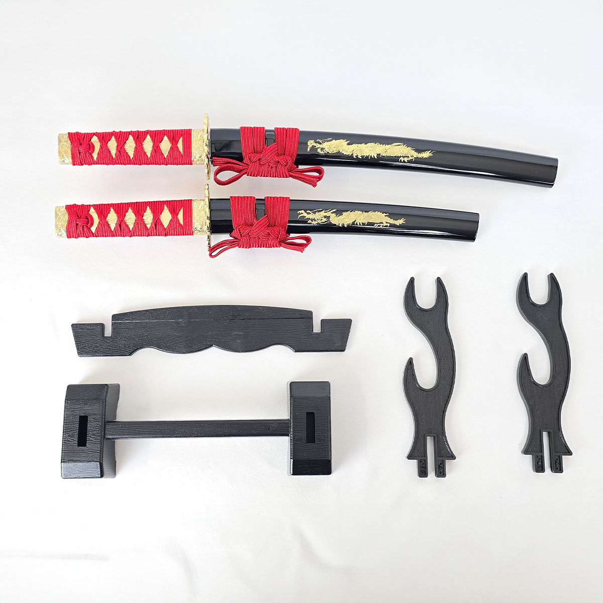 ミニミニ竜3点セット 彫金 赤 刀掛台付 刀身竜彫 模造刀｜【公式