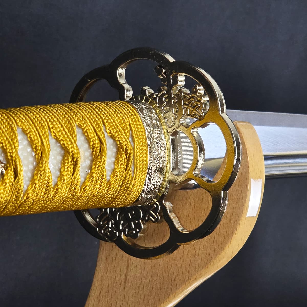 豊臣秀吉 黄金拵え 模造刀｜【公式】模造刀・居合刀の専門店「忍屋」