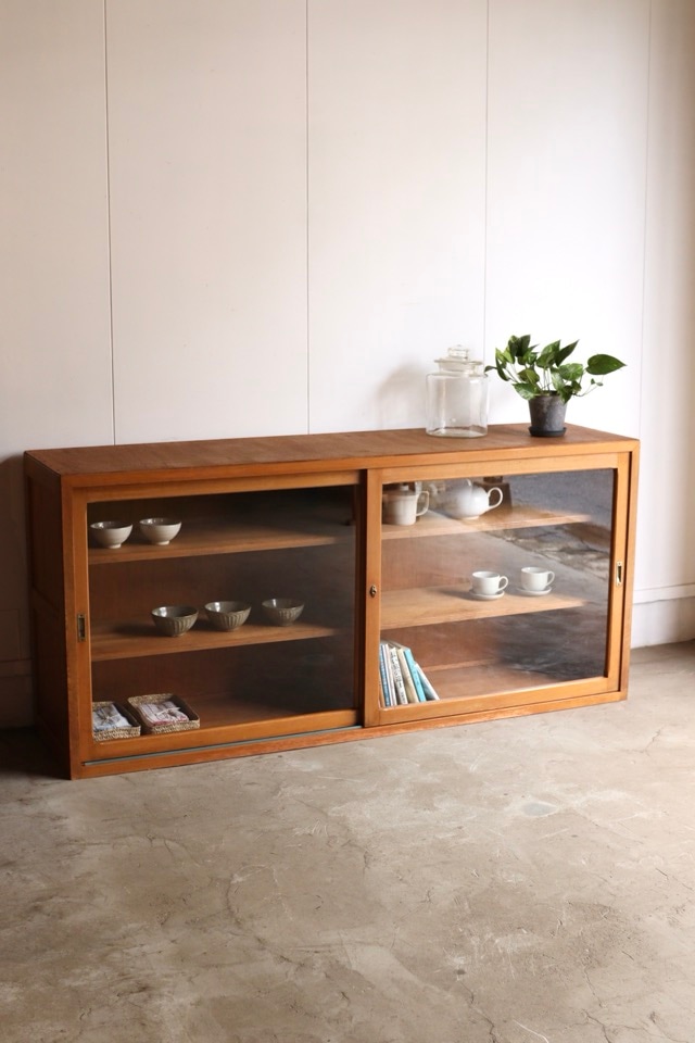 ガラス引戸棚 | 全ての商品 - 古家具古道具 そうすけ