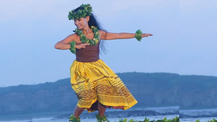 フラダンスの基本は肩のライン！水平キープを意識しましょう。 | 銚子