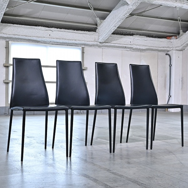 SUTTO HANGER STAND | TRUCK FURNITURE