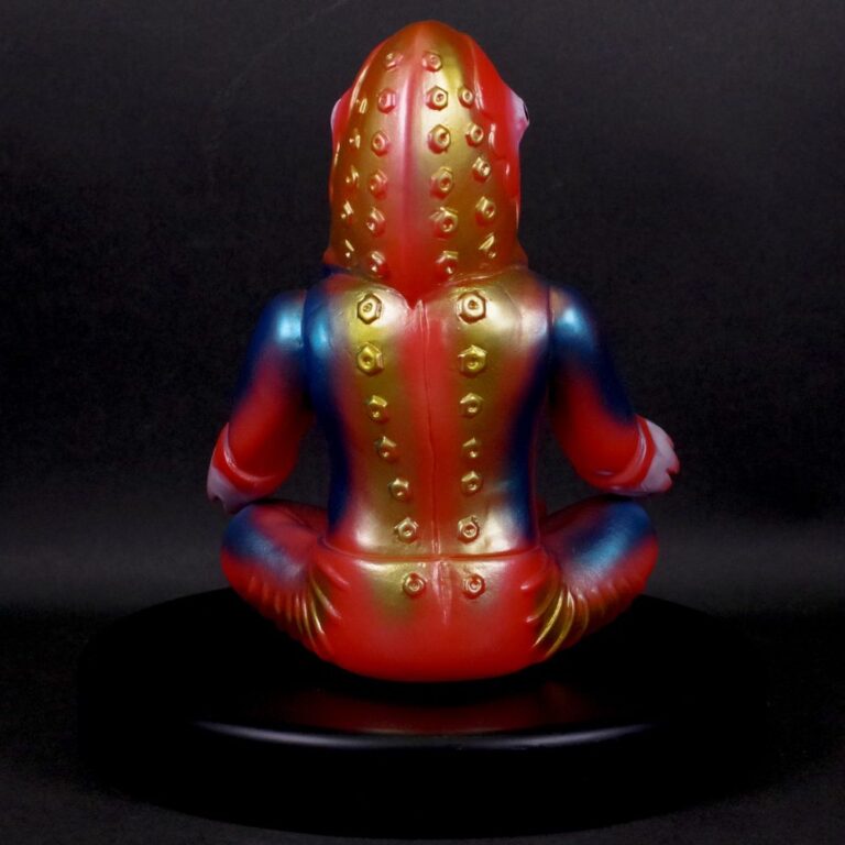 ブルマァク ウルトラセブン メトロン星人 ちゃぶ台付き(レッド) | 商品