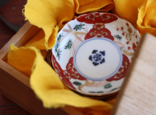 古伊万里の色絵豆皿で味わう江戸の美意識 ― 松竹梅文 五枚組｜新原美術