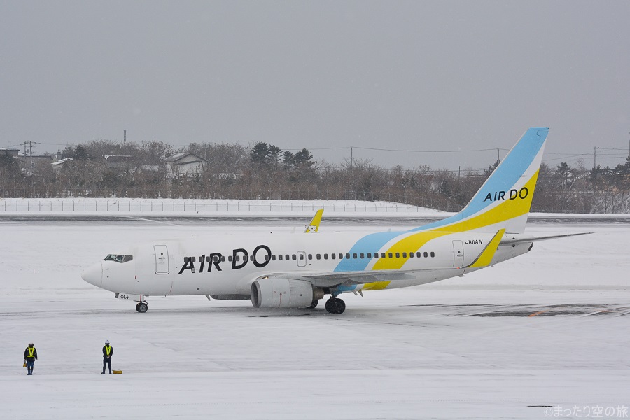 元ANAのB737-700型機で飛ぶ、エアドゥで羽田から函館へ - まったり空の旅