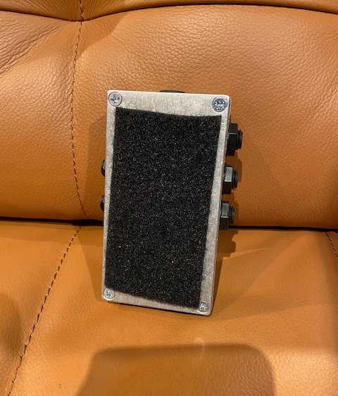 USED Bright Onion Pedals Looper with Amp Channel Selector - Loop