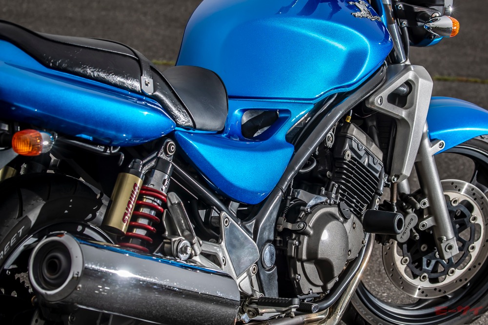 画像ギャラリー】【ニンジャZX-25R VS バリオスII】30年分の進化から