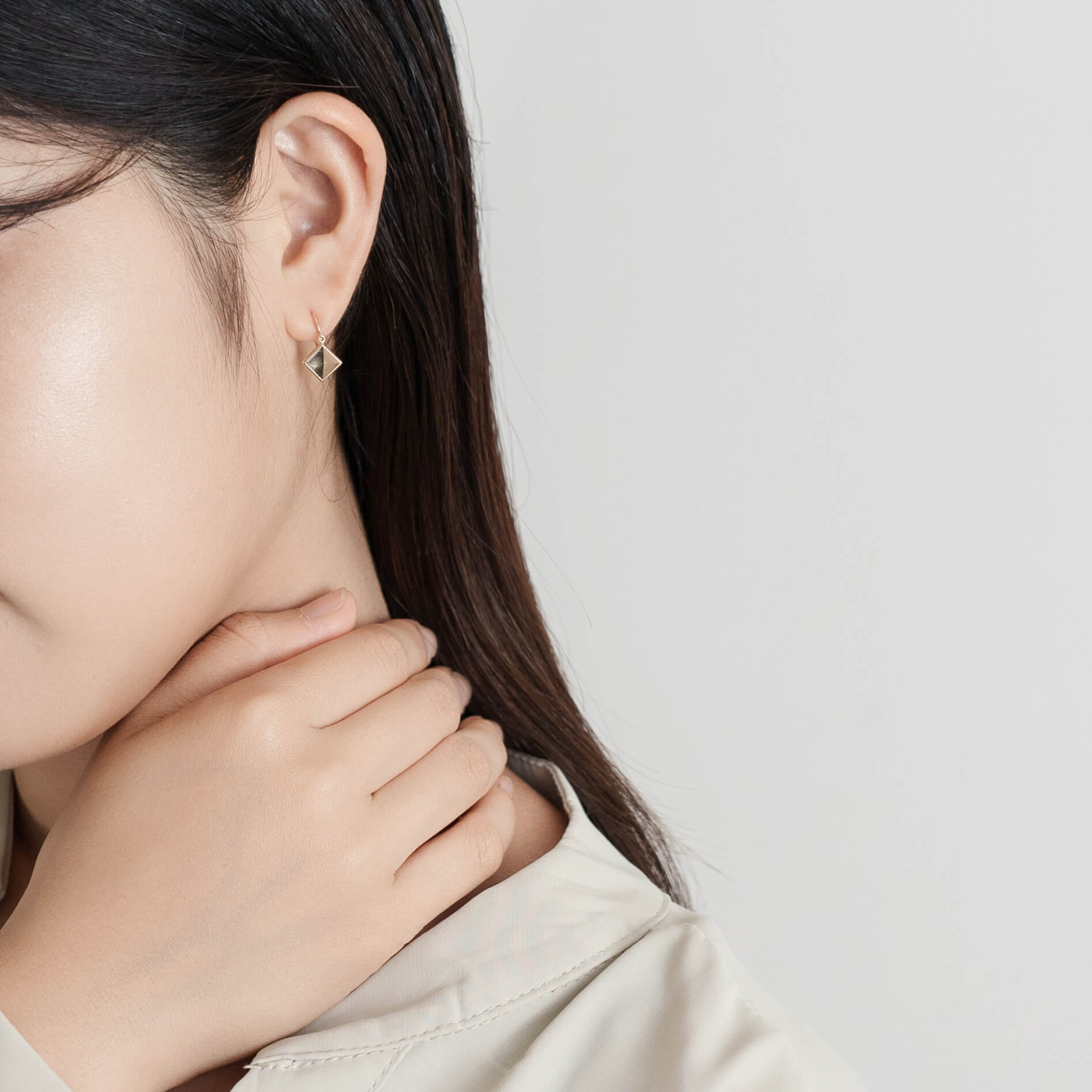 K10 カラーストーン イヤリング（レモンクォーツ）- me.（エムイードット）