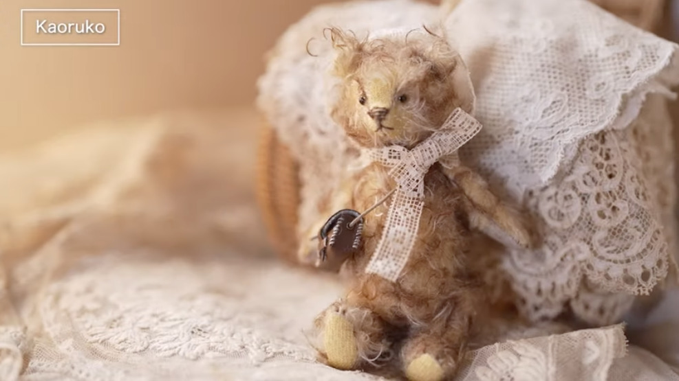 こだわりのアンティーク風テディベア｜ハンドメイド作家の作業風景