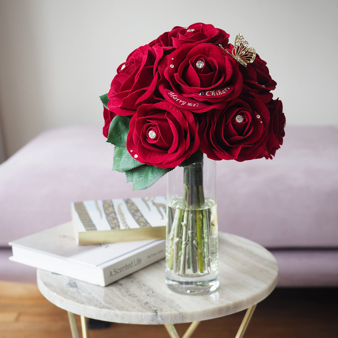 誕生日・プロポーズは12本の赤バラ花束とガラス花瓶セット MERIA ROOM