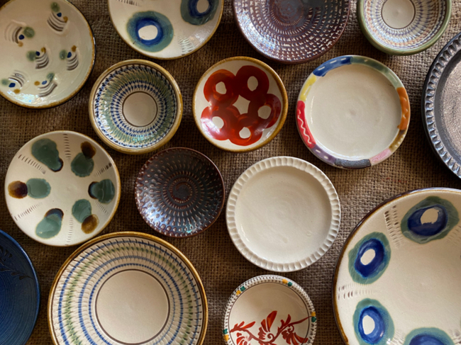 沖縄の器「やちむん」とは？特徴と歴史を分かりやすく＆人気作家紹介