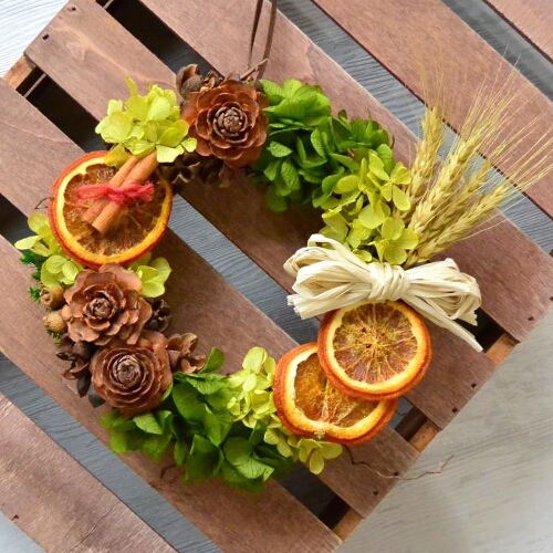 北欧風フレッシュグリーンとパンパスグラスのスワッグ ブーケ