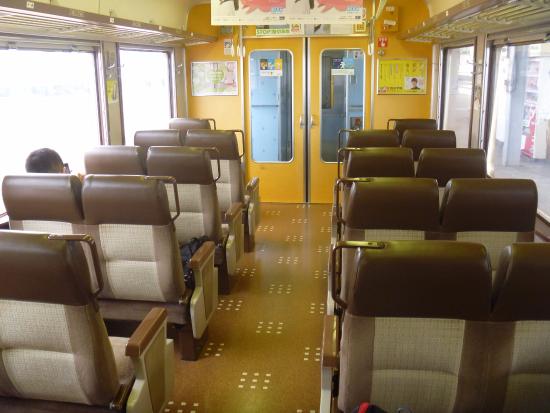 721系電車の車内 - Picture of JR Hokkaido - Tripadvisor