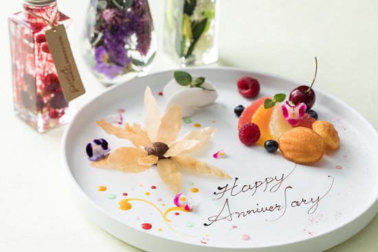 パティシエ特製アニバーサリープレートイメージ / Pastry Chef's
