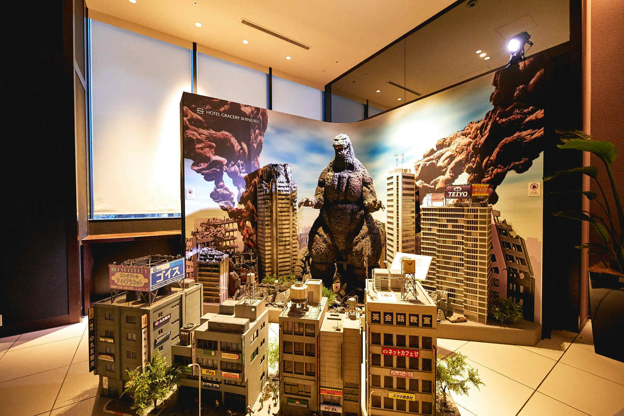 ゴジラヘッドを超至近で見られる穴場スポット