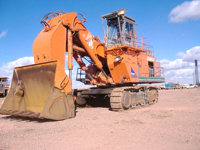Hitachi UH801 Excavator Specs: Dimensions & Weight | VeriTread
