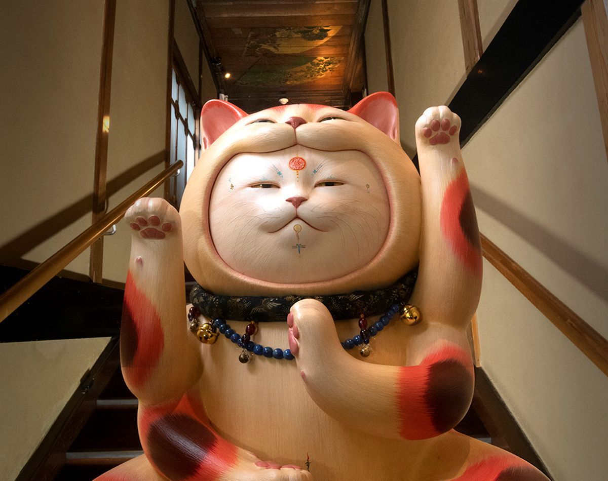 ホテル雅叙園東京に、約3,000点の猫アートが大集合。 | Vogue Japan