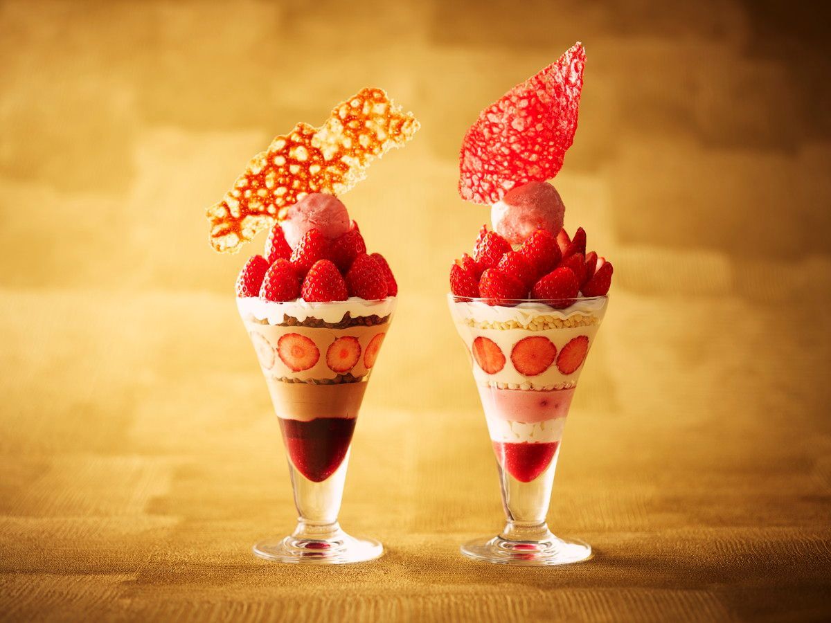 甘〜い旬を詰め込んで。 贅沢いちごパフェ5選。 | Vogue Japan