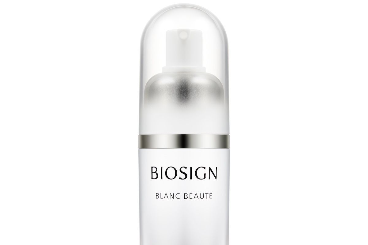 シミの起源に深く迫る、ノエビアの薬用美容液をチェック。 | Vogue Japan